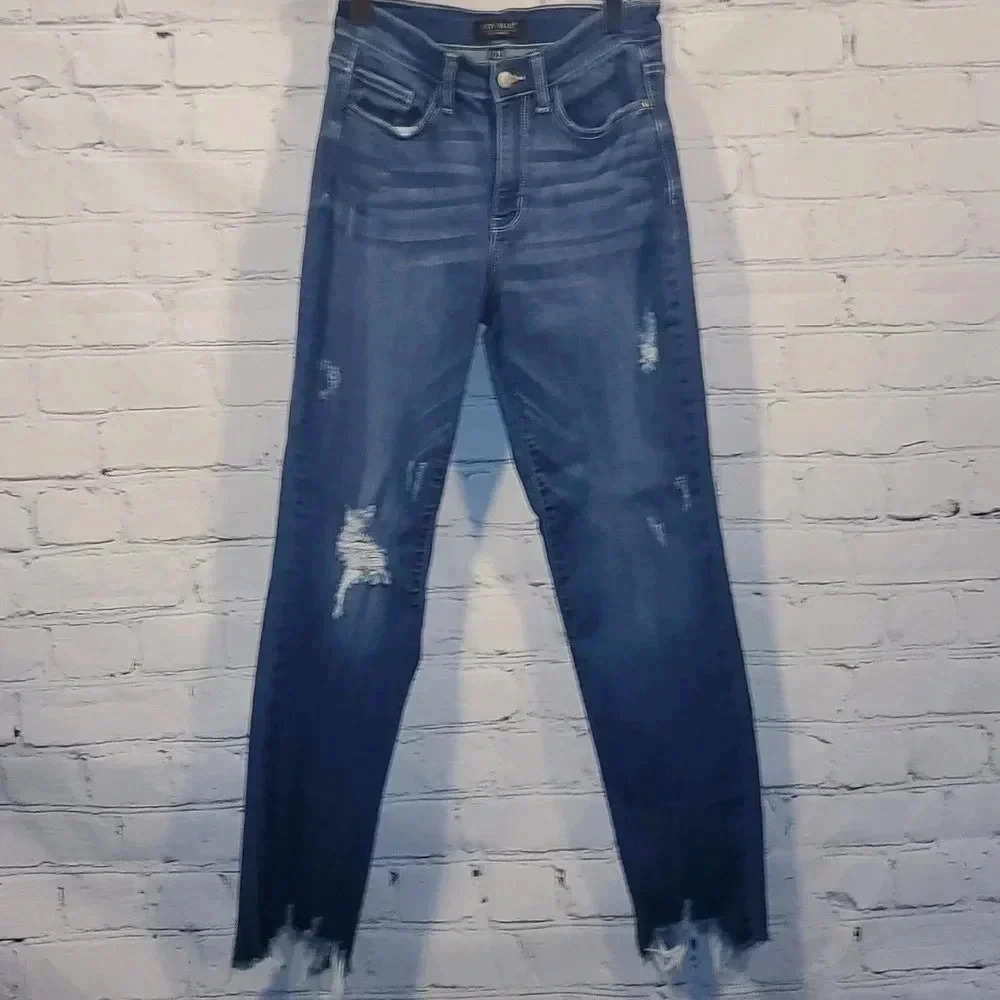 Judy Blue Slim Fit Distressed Medium Wash Size 25